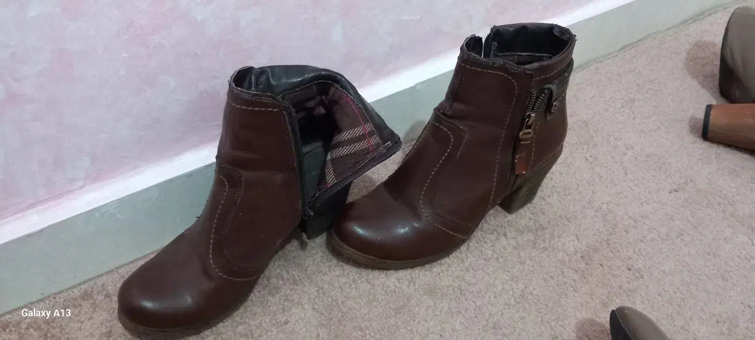 نیم بوت و کفش چرم|کیف، کفش، کمربند|ایلام, |دیوار