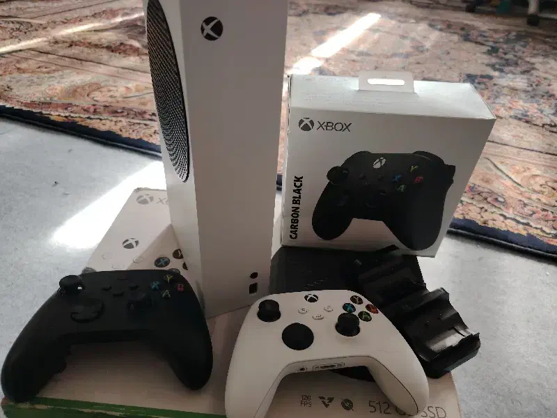 xbox s با 2 دسته و شارژر|کنسول، بازی ویدئویی و آنلاین|شیراز, لاله|دیوار