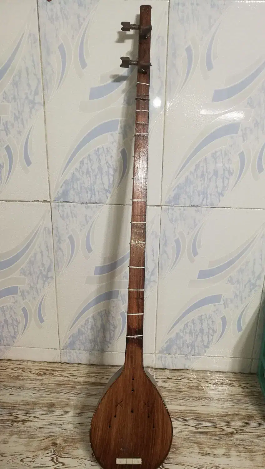 ساز سه تار|سازهای سنتی|بوکان, |دیوار