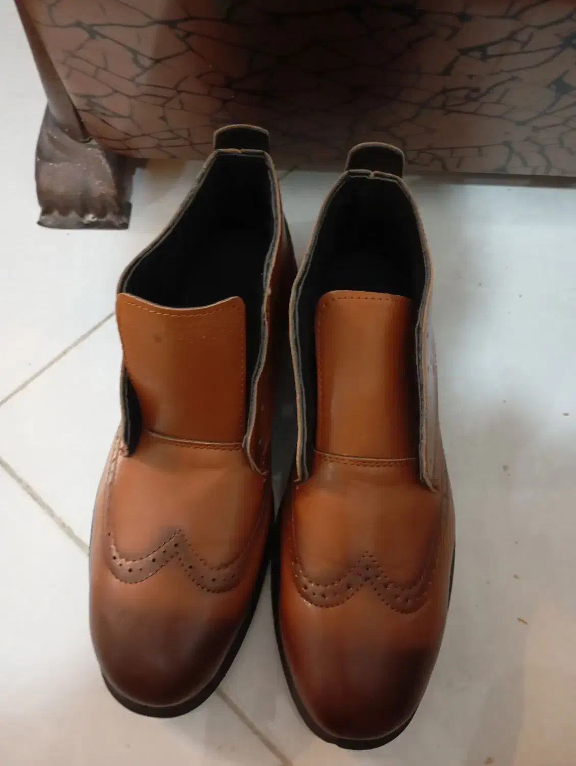 کفش نیمبوت|کیف، کفش، کمربند|تربت‌حیدریه, ده پائین|دیوار