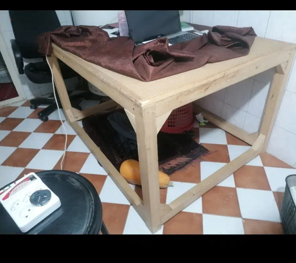 میز|لوازم خیاطی و بافتنی|مشهد, بهمن|دیوار