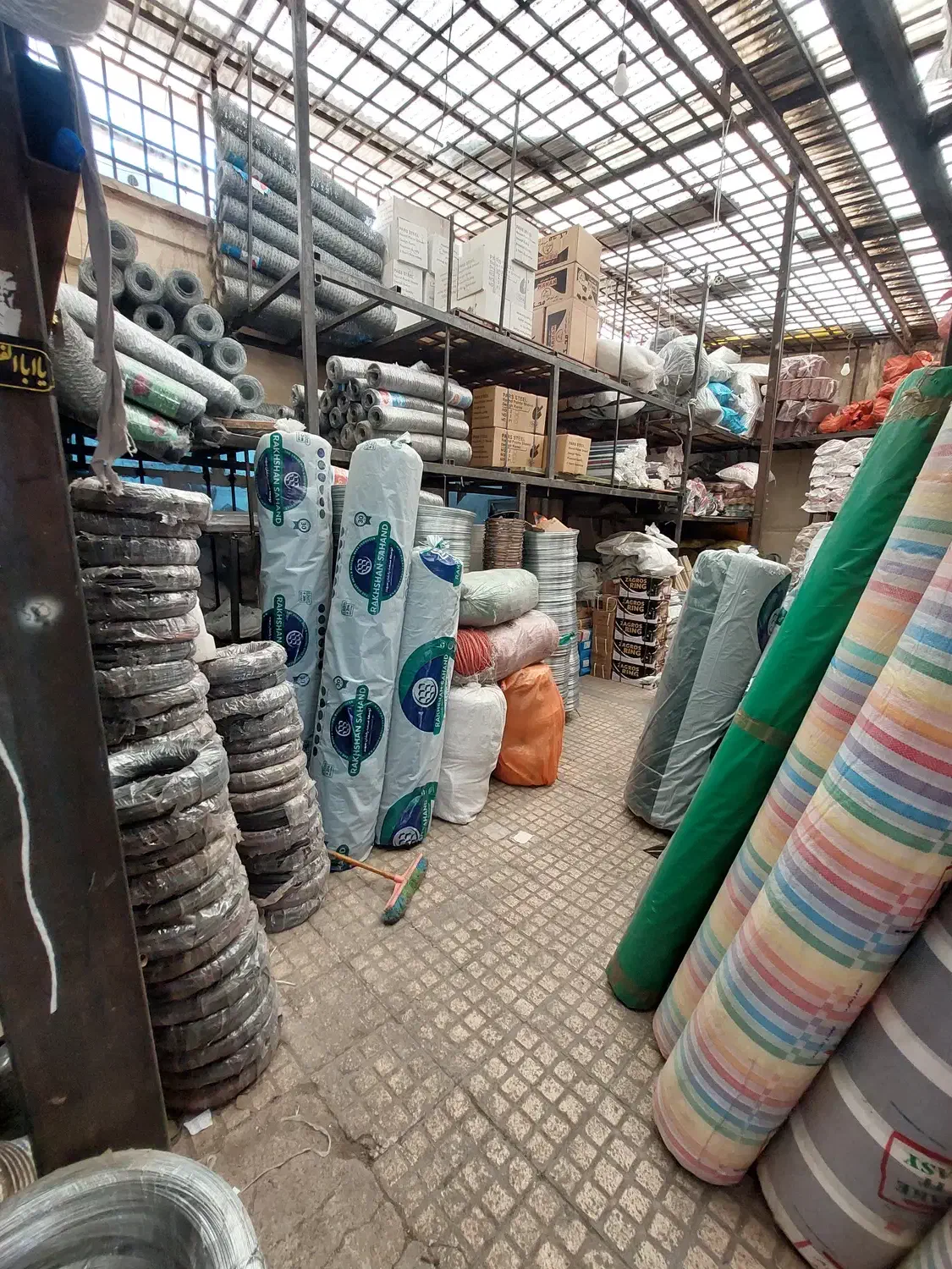 استخدام کارگر ساده انبار لوازم ساختمانی|استخدام صنعتی، فنی، مهندسی|تهران, سیروس|دیوار