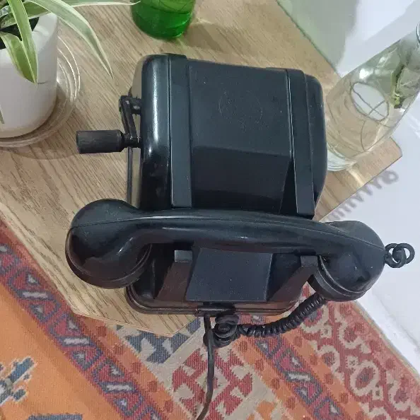 تلفن هندلی عتیقه بسیار قدیمی|کلکسیون اشیاء عتیقه|هشتگرد, مدرس|دیوار