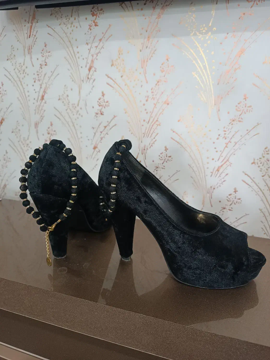 کفش زنانه مجلسی|کیف، کفش، کمربند|ایوان, |دیوار