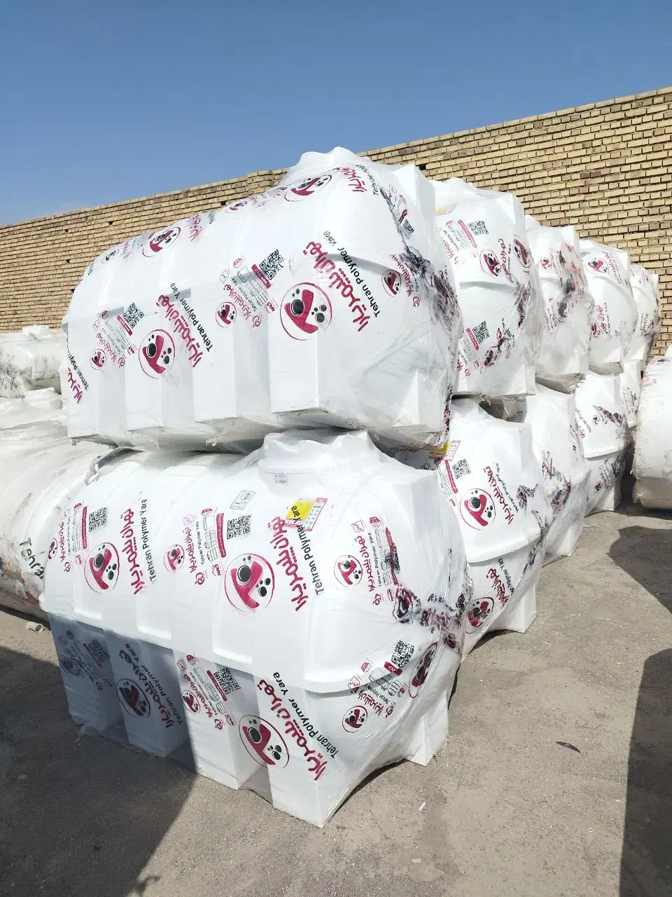 مخزن2000لیتر(افقی)پایه دار تانکرسه لایه ضدجلبک|مصالح و تجهیزات ساختمان|تبریز, |دیوار