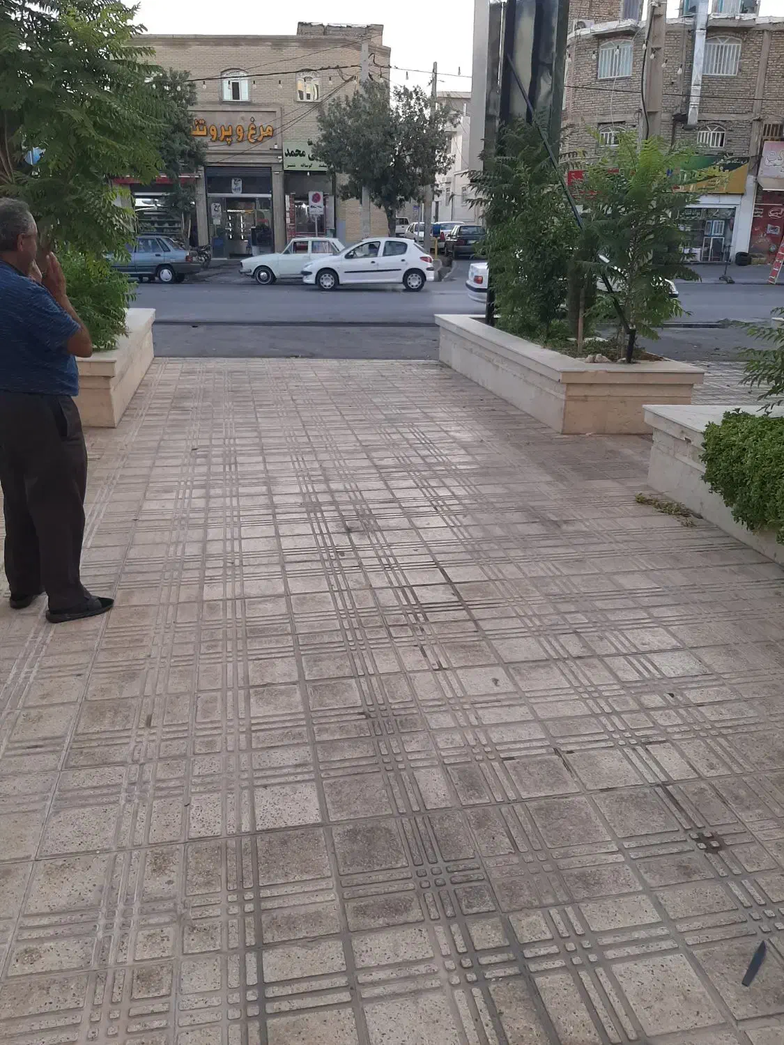 رهن واجاره تجاری۴۰۰متری با حیاط پشت.فروشگاه و...|اجارهٔ مغازه و غرفه|شیراز, شریف‌آباد|دیوار