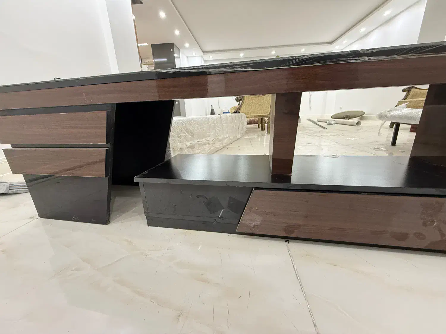 فروش مبل ۷ نفره و میز تلویزیون کارکرده|مبلمان خانگی و میز عسلی|بندرعباس, |دیوار