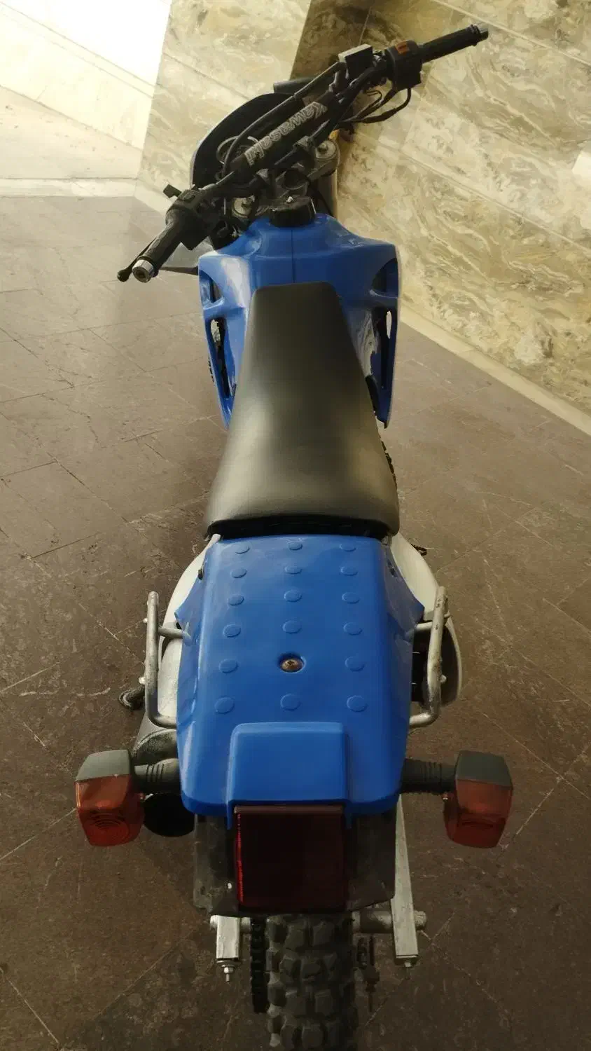 تریل|موتورسیکلت|رودهن, |دیوار