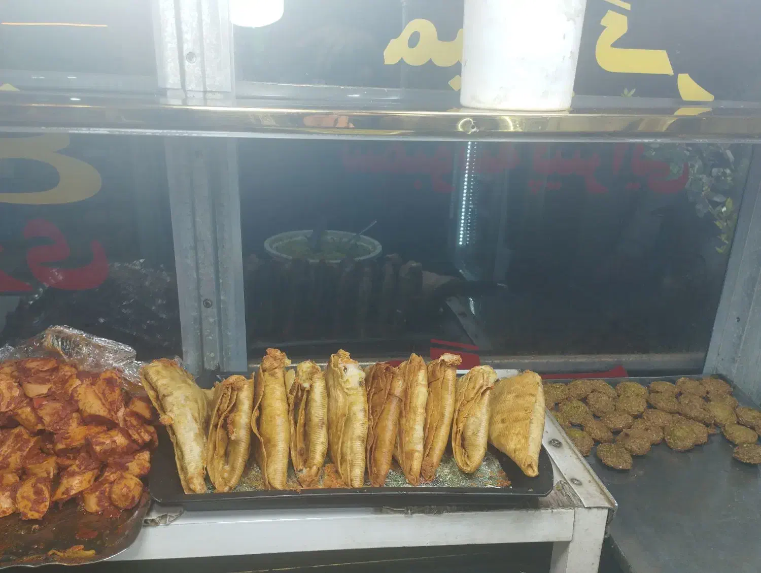 همکار نیرو شیفت شب ساندویجی|استخدام خدمات فروشگاه و رستوران|ایلام, |دیوار