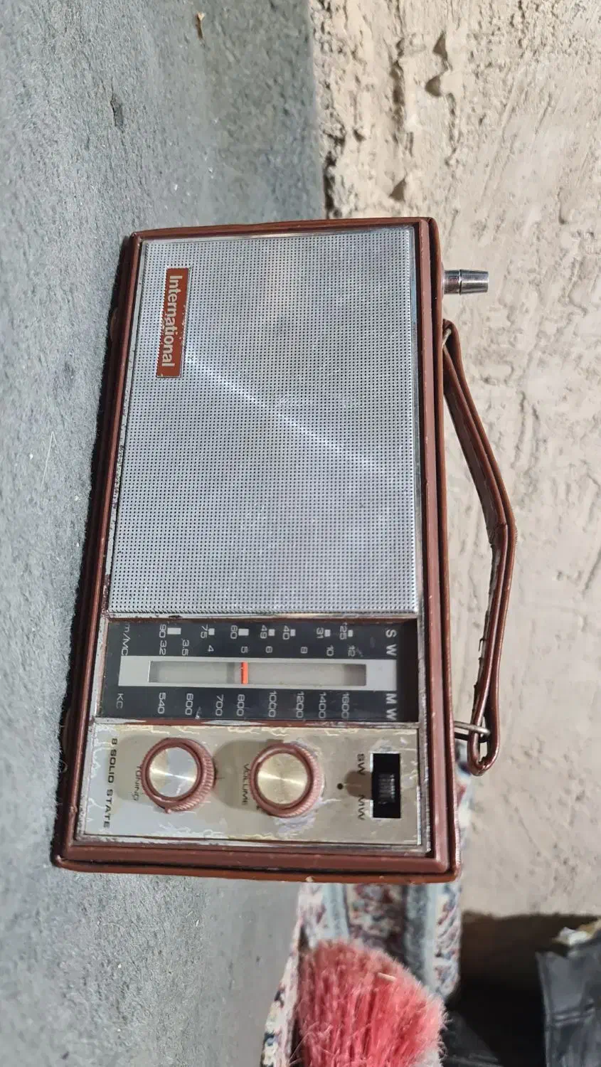 رادیو قدیمی کلکسیونی|کلکسیون اشیاء عتیقه|لردگان, |دیوار