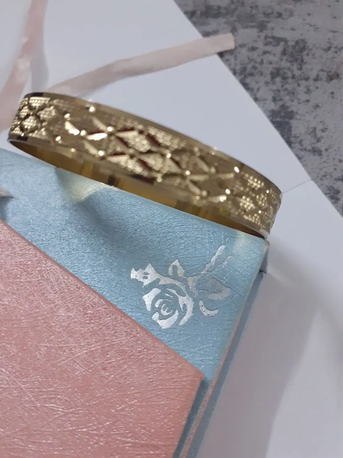 بدلیجات|بدلیجات|اصفهان, شیخ اشراق|دیوار