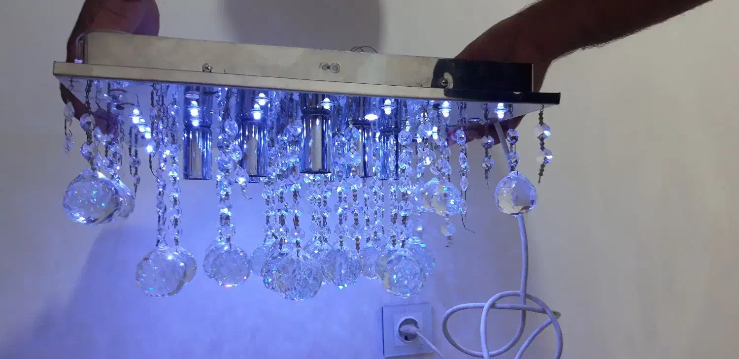 لوستر صفحه ای مربع با گوی کریستالی|لوستر و چراغ آویز|کرمانشاه, |دیوار