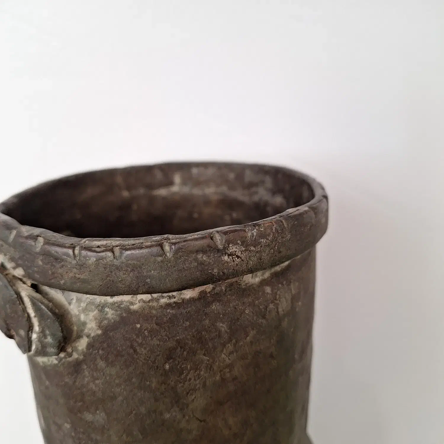 مشربه مسی|کلکسیون اشیاء عتیقه|ساری, |دیوار