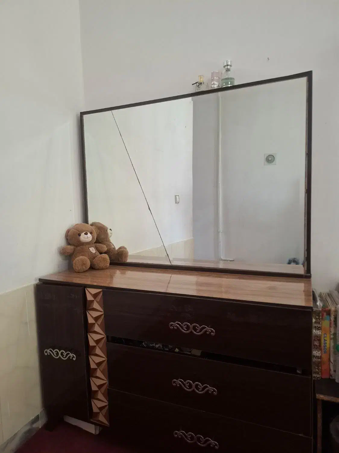 تخت و میز اینه ( دراور )|تخت و سرویس خواب|نهاوند, |دیوار