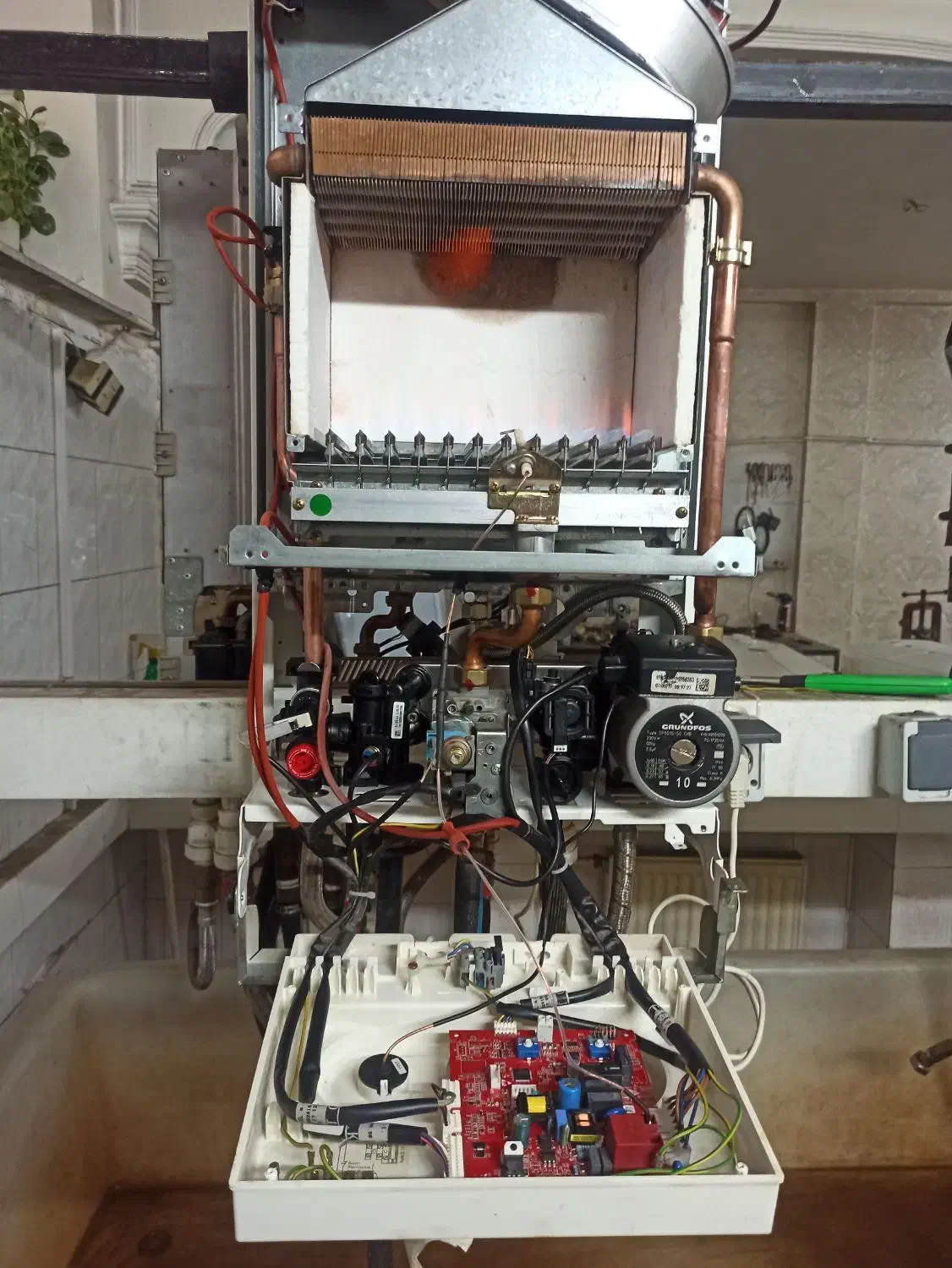 عیب یابی تخصصی پکیج ایرانی و خارجی و آبگرمکن|خدمات پیشه و مهارت|اندیشه, اندیشه فاز ۳|دیوار