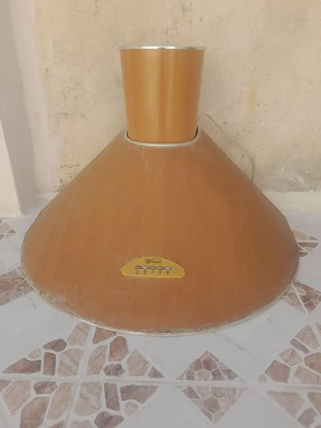 هود|هود|کازرون, |دیوار