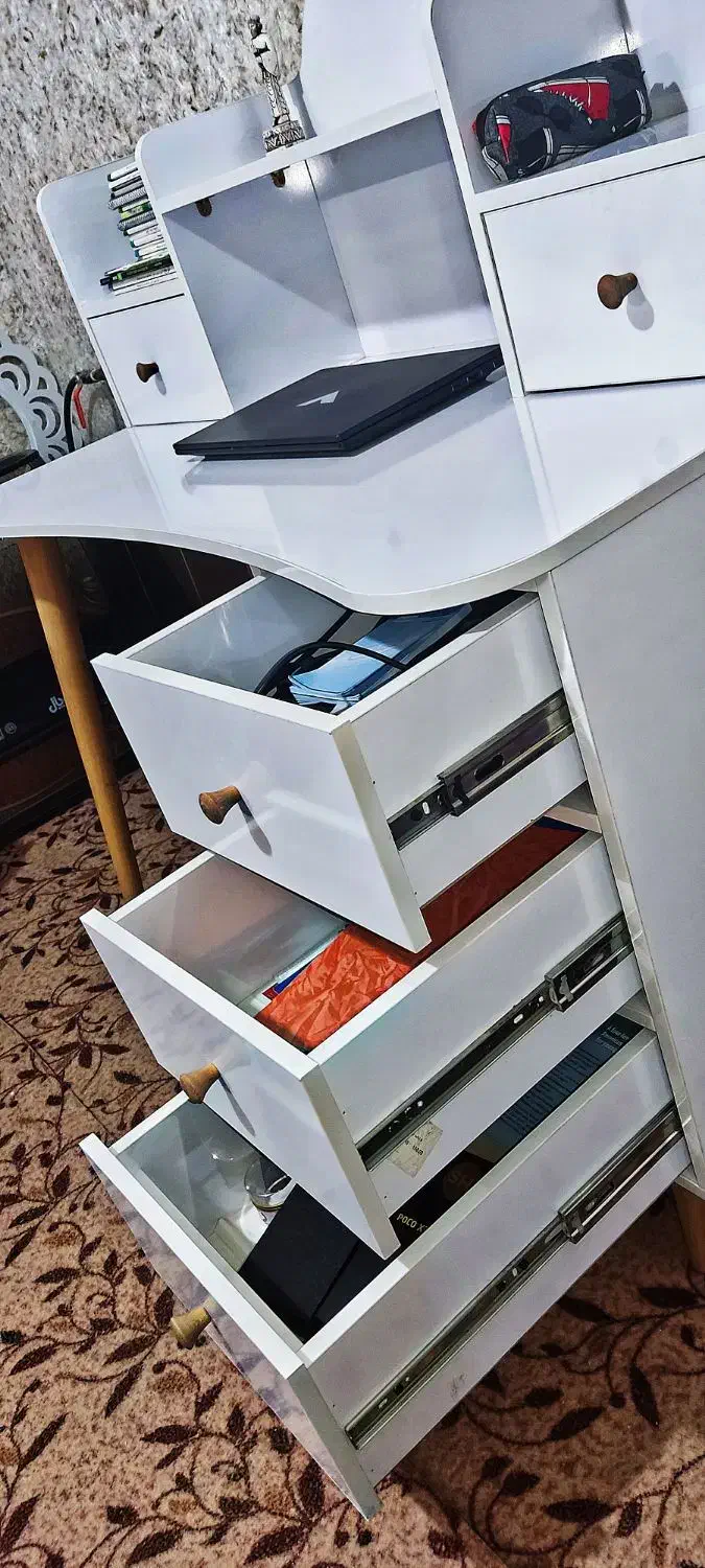 میز تحریر بدون خط و خش|میز تحریر و کامپیوتر|کردیان, |دیوار