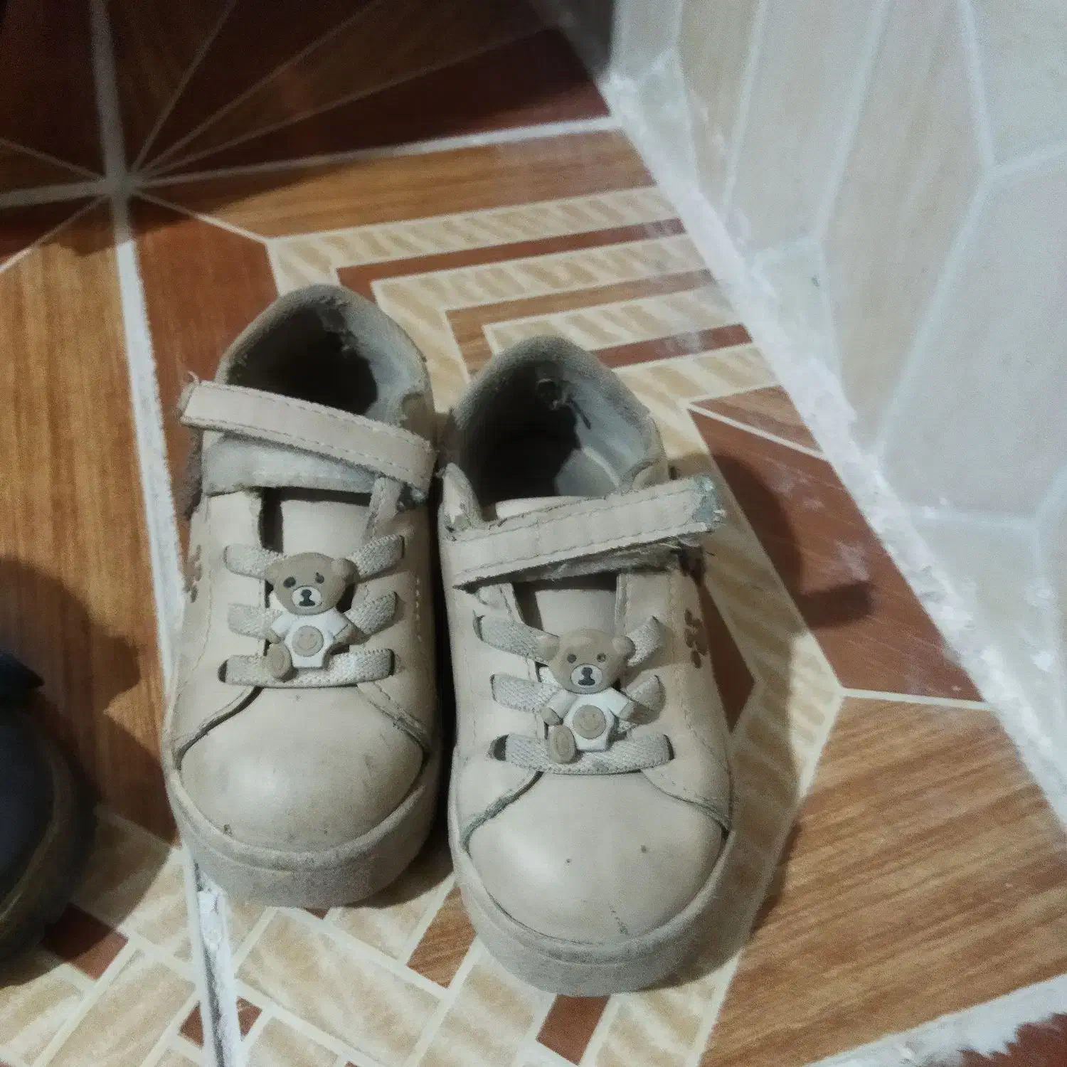 کفش|کفش و لباس بچه|زابل, |دیوار