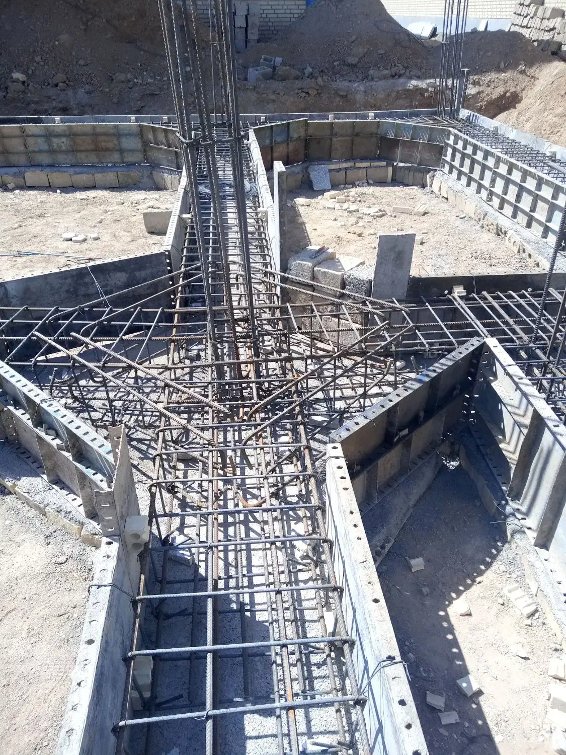 تولید تیرچه و بلوک درقطب صنعتی دهق|مصالح و تجهیزات ساختمان|دهق, |دیوار