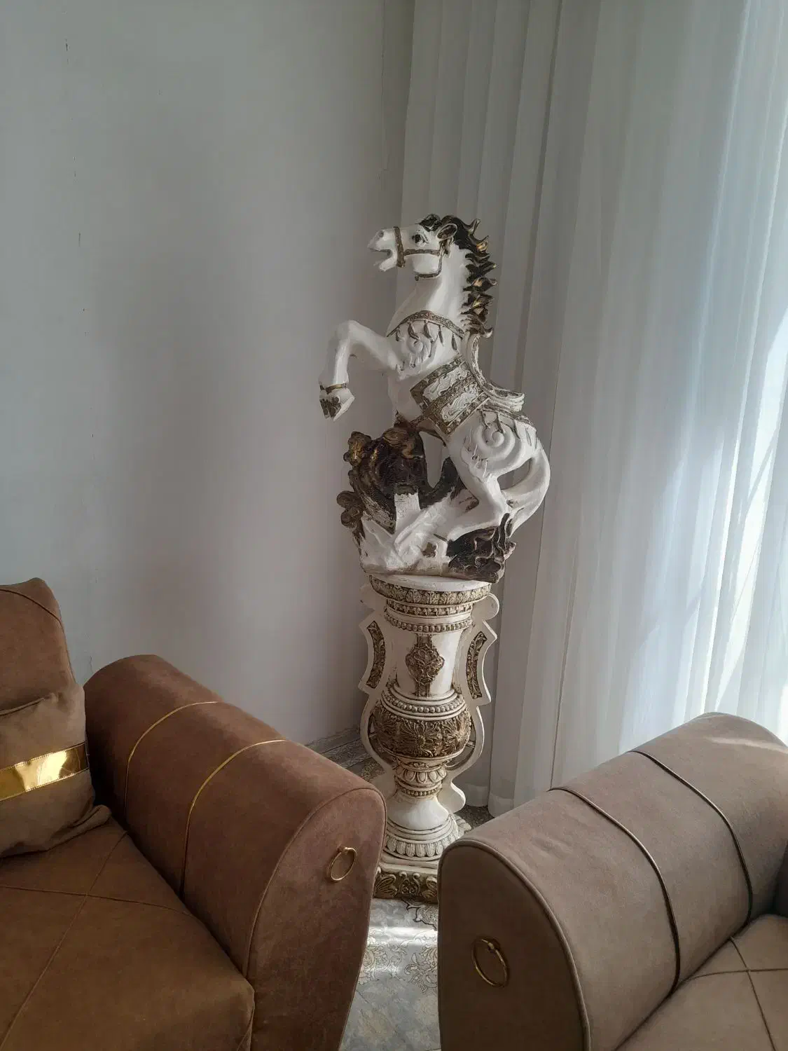 مجسمه اسب|مجسمه، تندیس، ماکت|تربتحیدریه, حاجی یار|دیوار