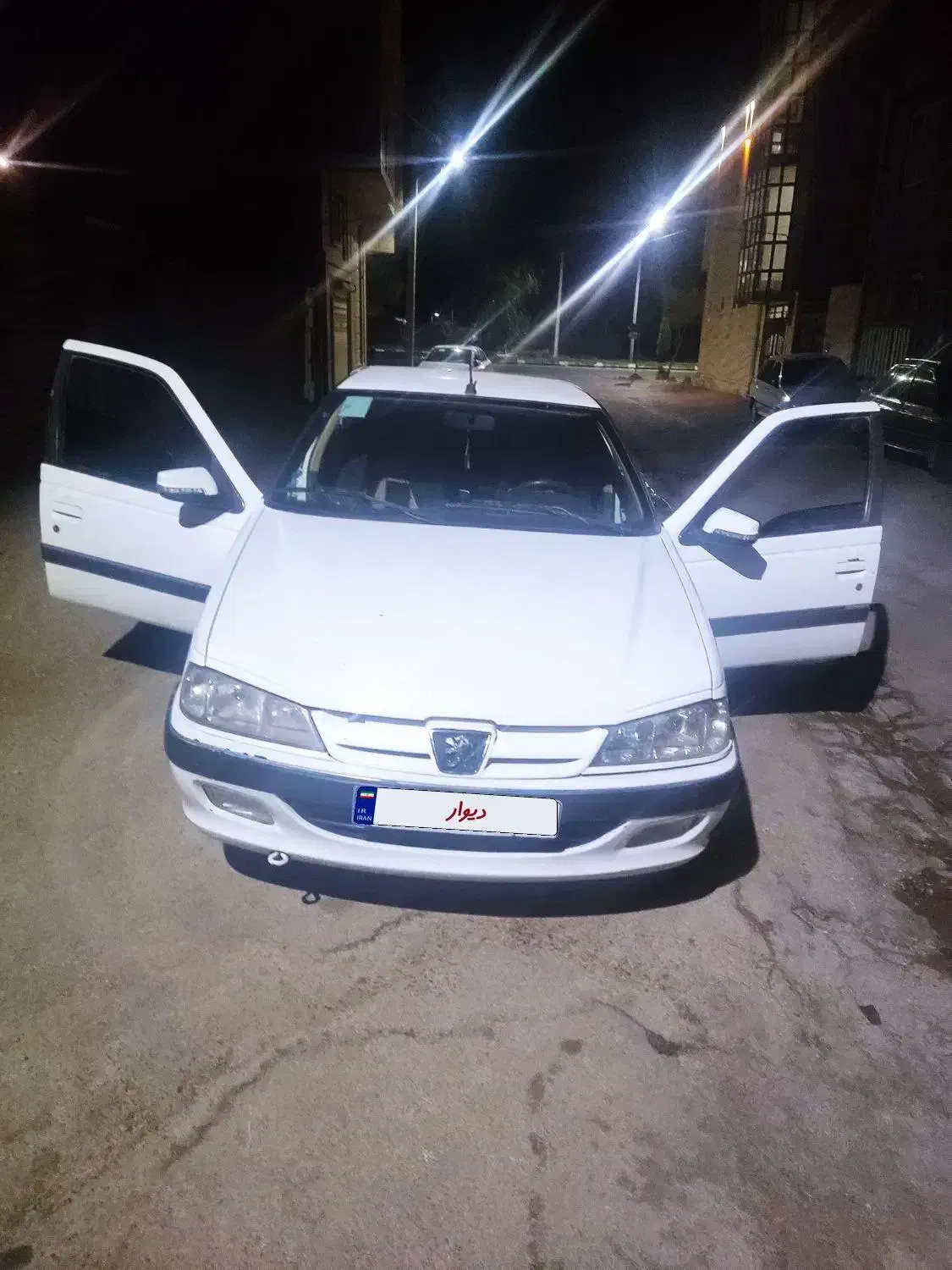 پژوتیفایو۱۴۰۰|خودرو سواری و وانت|اسفراین, |دیوار