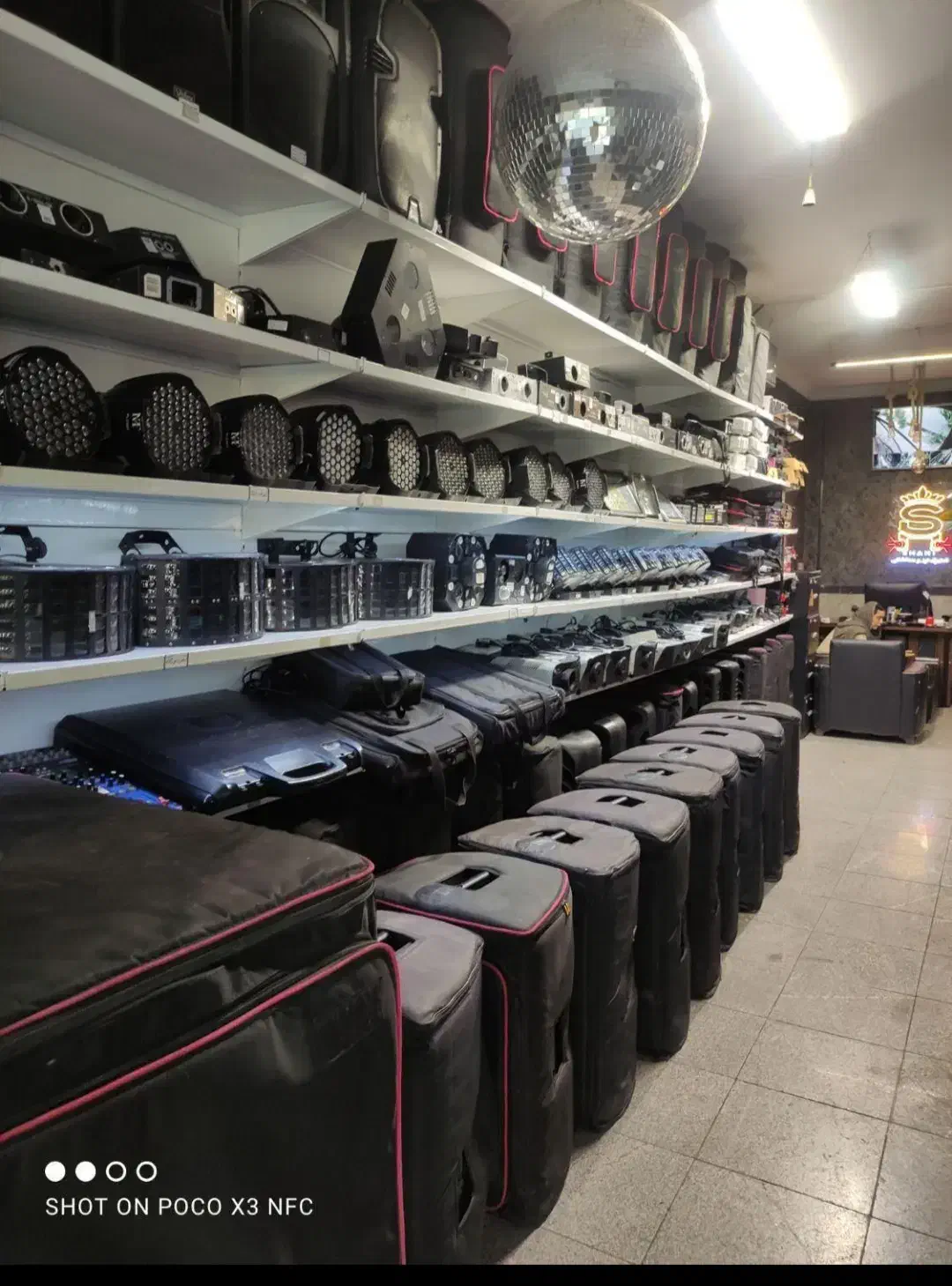 نیرو خانوم برای دفتر و نیرو آقا برای انبار داری|استخدام خدمات فروشگاه و رستوران|مشهد, شهید رضوی|دیوار