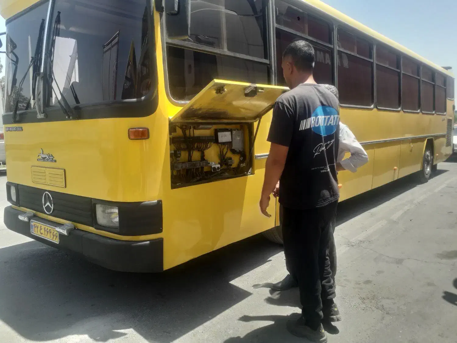 کارشناس اتوبوس هایس وانا کمپر هیونداh350ون رنگ|خدمات موتور و ماشین|تهران, صادقیه|دیوار