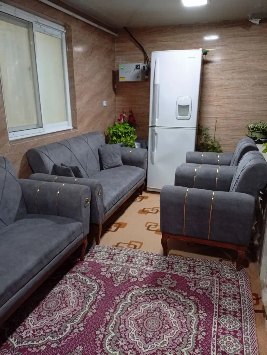 مبل ۷نفره به همراه میزعسلی پانزده میلیون|مبلمان خانگی و میز عسلی|گوراب زرمیخ, |دیوار