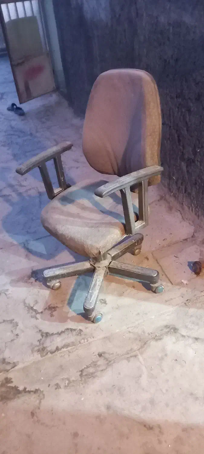 صندلی چرخدار|صندلی و نیمکت|برخوار, |دیوار