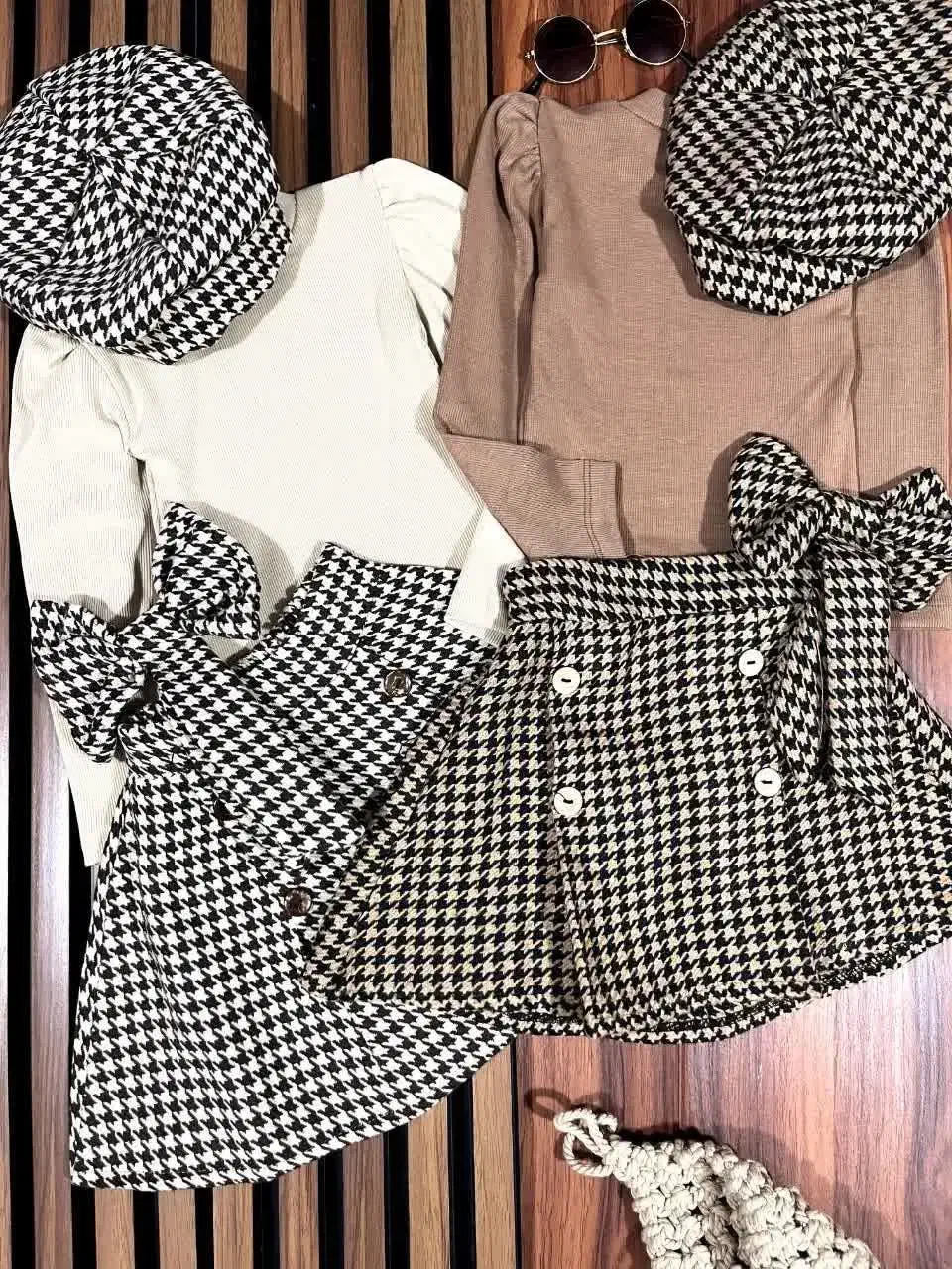 نینی کده.|کفش و لباس بچه|تاکستان, |دیوار