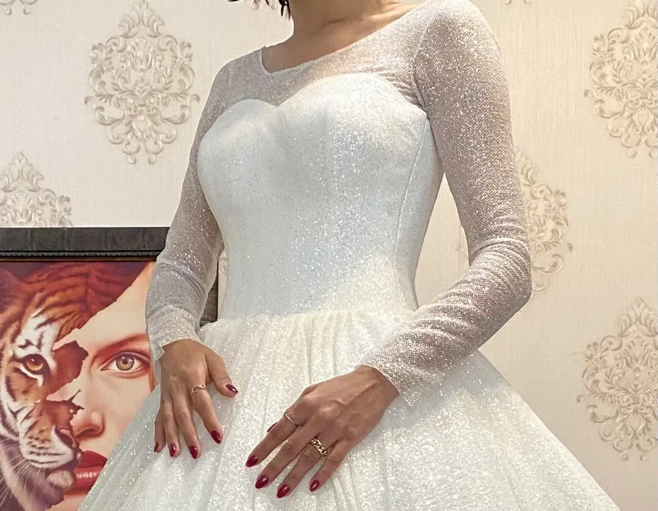 لباس مجلسی|لباس|لاهیجان, انقلاب|دیوار