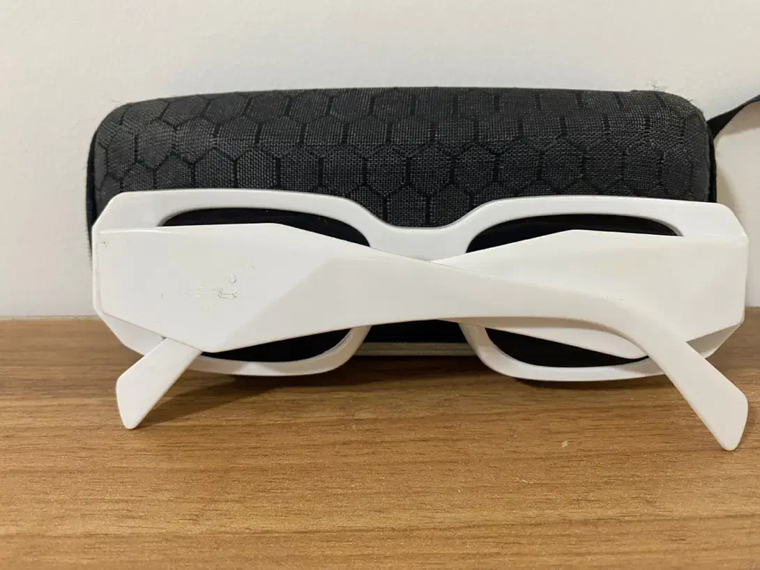 عینک|زیورآلات و اکسسوری|قشم, |دیوار