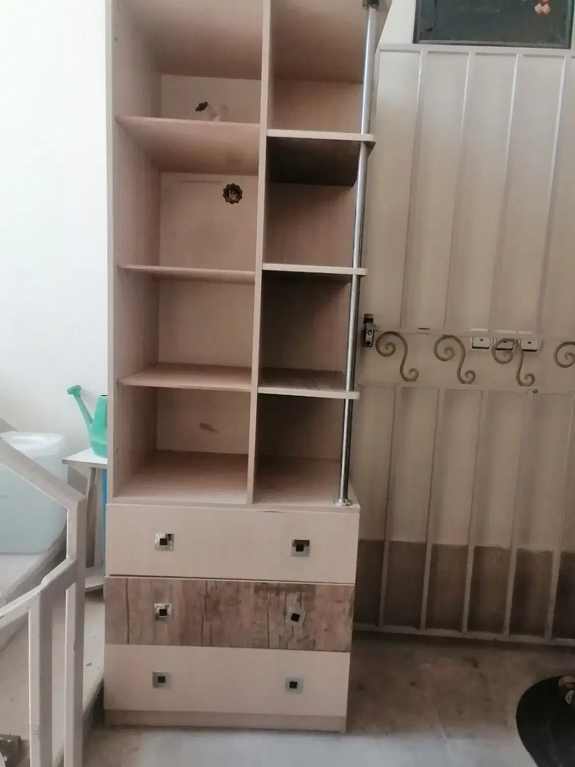 کتابخانه  جا دار با 3 کشوی بزرگ در حدنو|کتابخانه، شلف، قفسه‌های دیواری|قرچک, شهرک طلائیه|دیوار