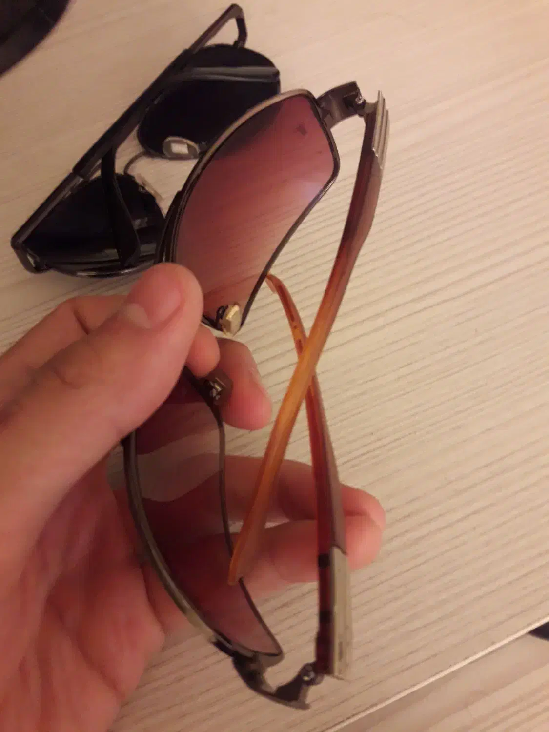 دو تا عینک در عکس مشخصه|زیورآلات و اکسسوری|فردیس, فردیس|دیوار