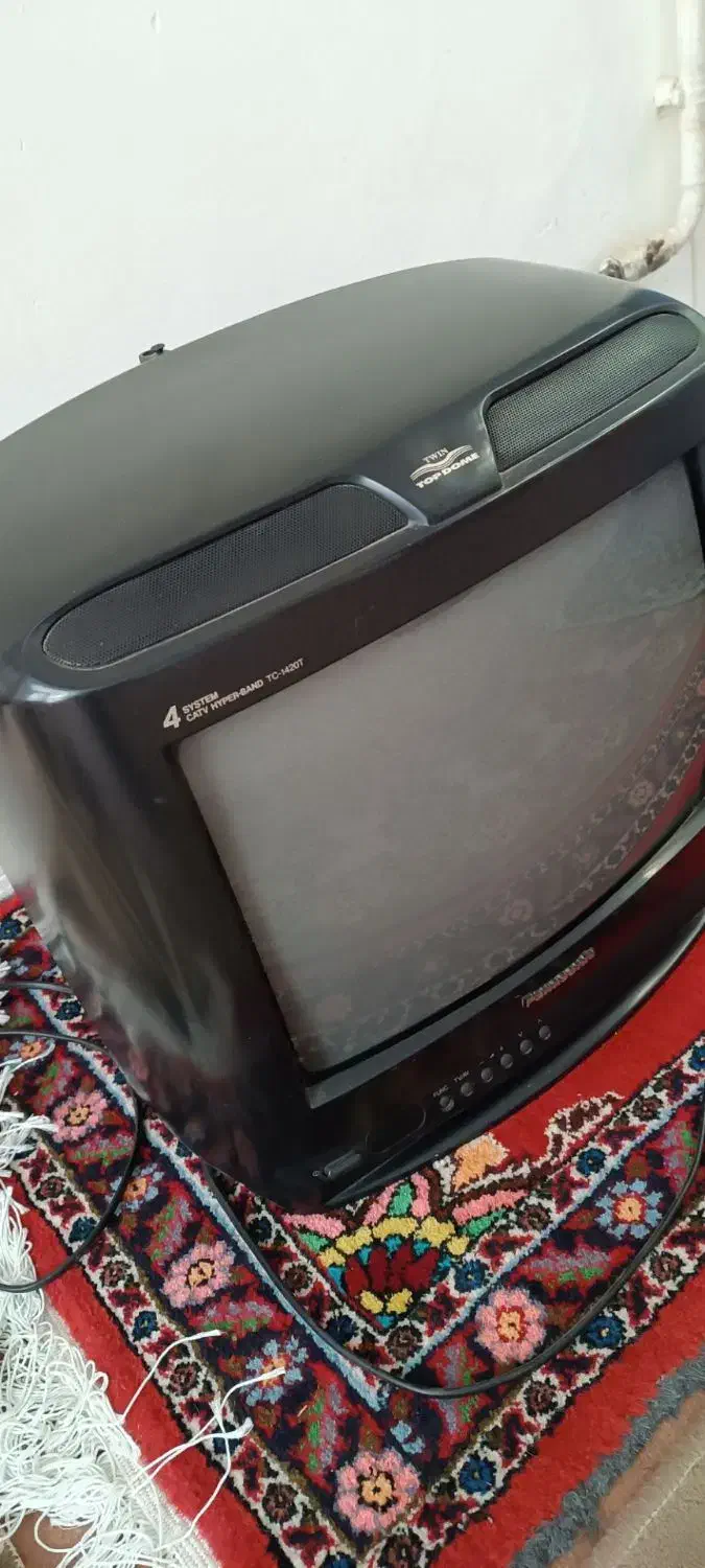 تلویزیون ۱۴ اینچ قدیمی رنگی|تلویزیون و پروژکتور|زنجان, |دیوار