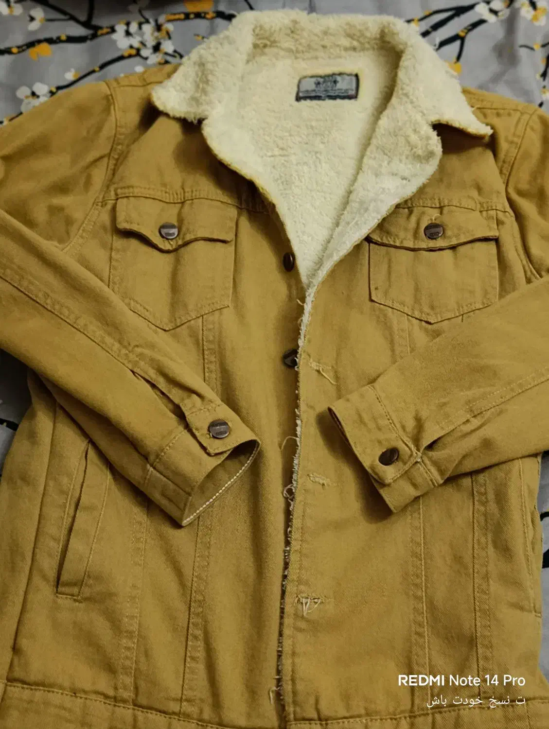 تعدادی لباس و کتونی نو ب فروش میرسد|لباس|رشت, دخانیات|دیوار