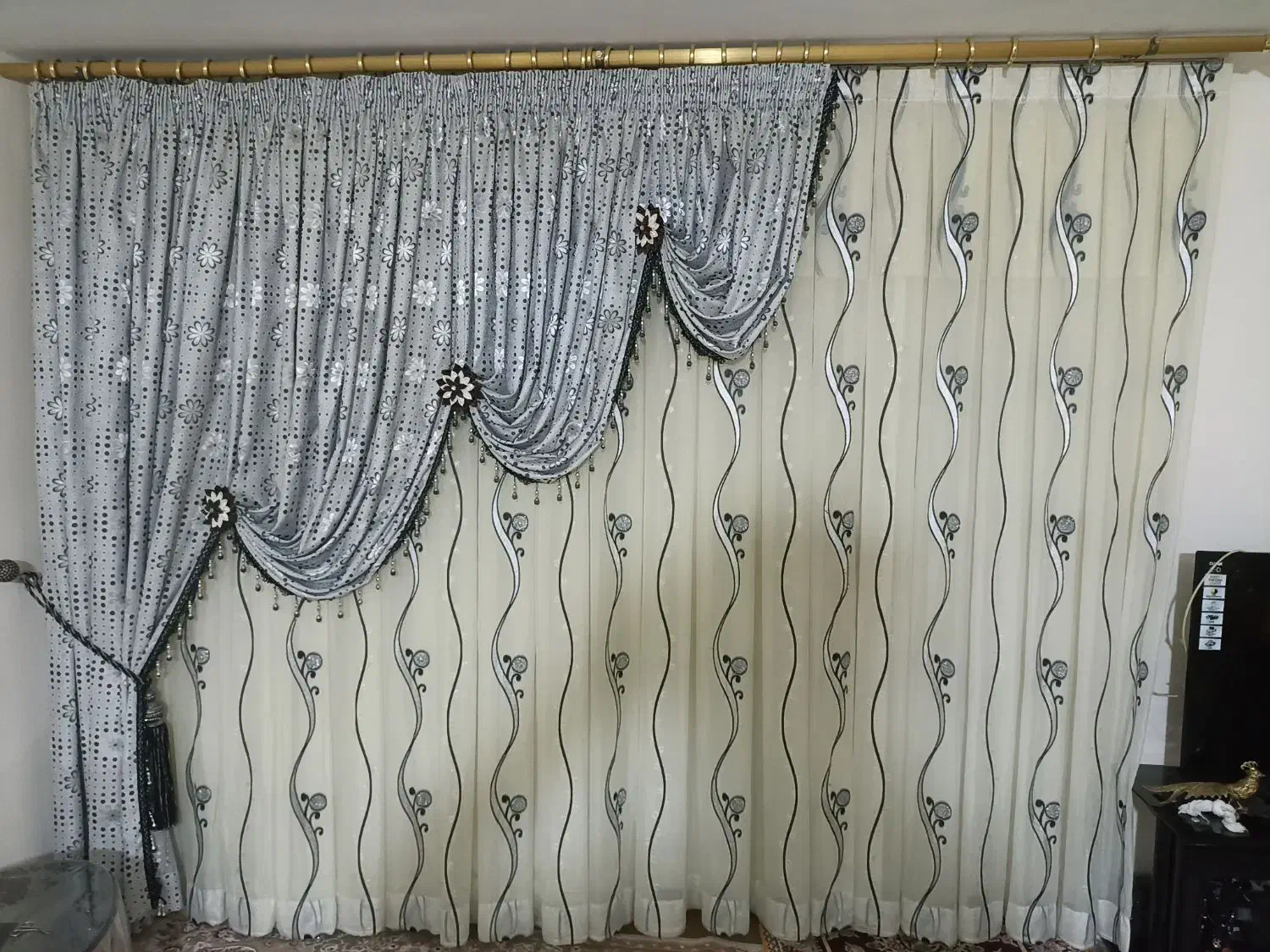 پرده و والون|پرده، رانر، رومیزی|بشاریات, |دیوار