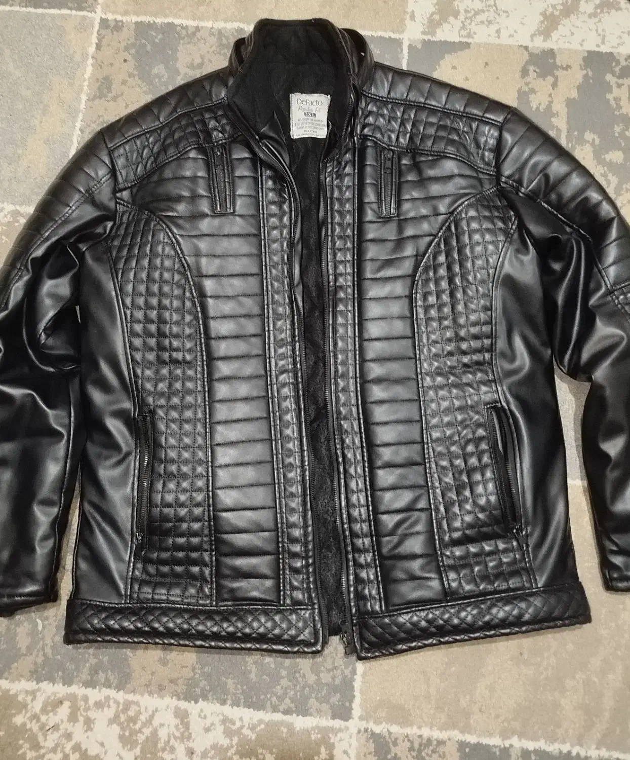 کاپشن چرم|لباس|رشت, جهاد|دیوار