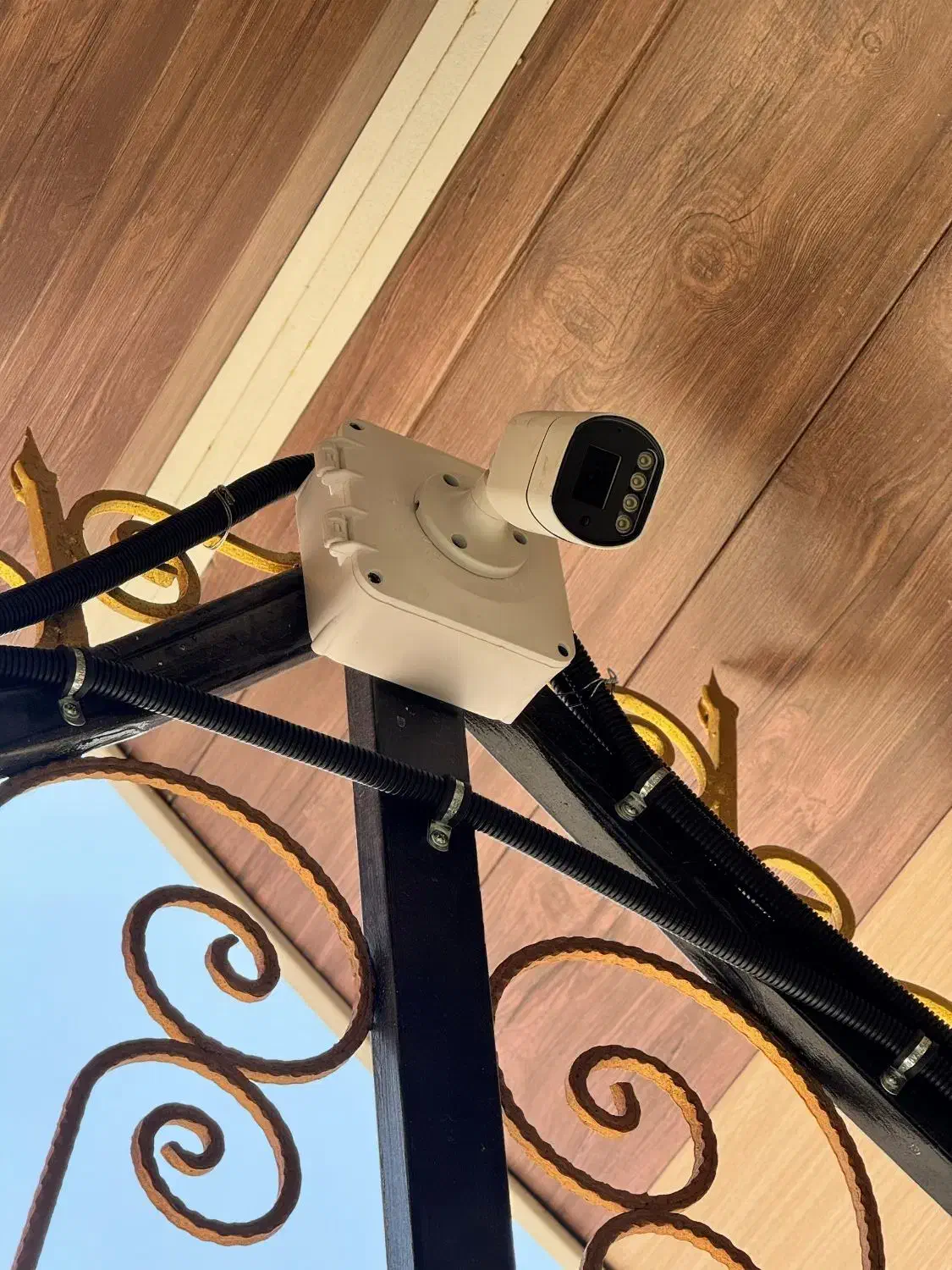 فروش و راه اندازی انواع دوربین نظارتی نقد و شرایطی|دوربین مداربسته|شیراز, زرهی|دیوار