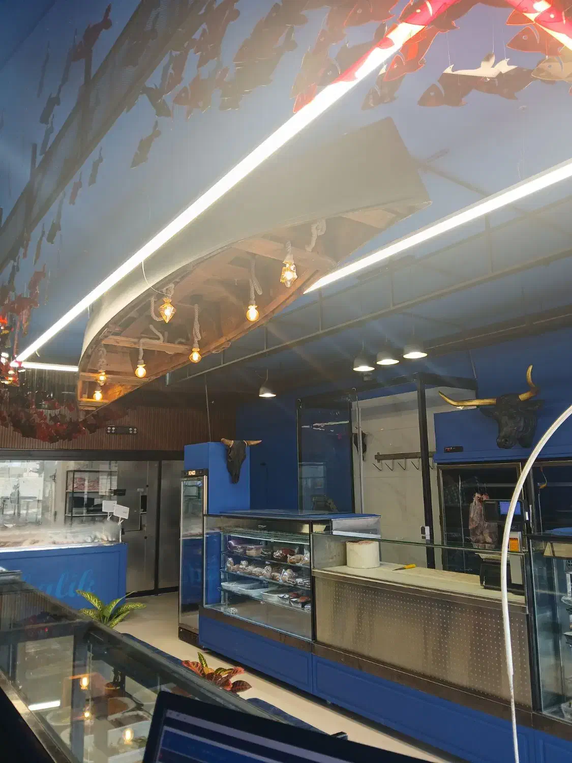 نیرو مرغ و ماهی کار|استخدام خدمات فروشگاه و رستوران|یزد, |دیوار