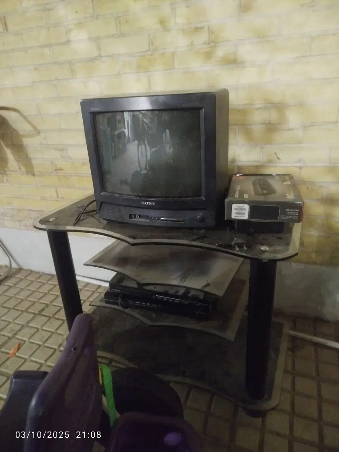 تلوزیون سالم وکوچک بامیزتلوزیون گیرنده دیجیتال|صوتی و تصویری|یزد, |دیوار