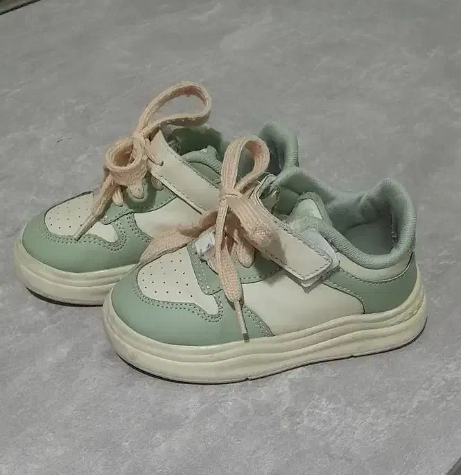 کفش و لباس بچگانه|کفش و لباس بچه|مهدی شهر, |دیوار