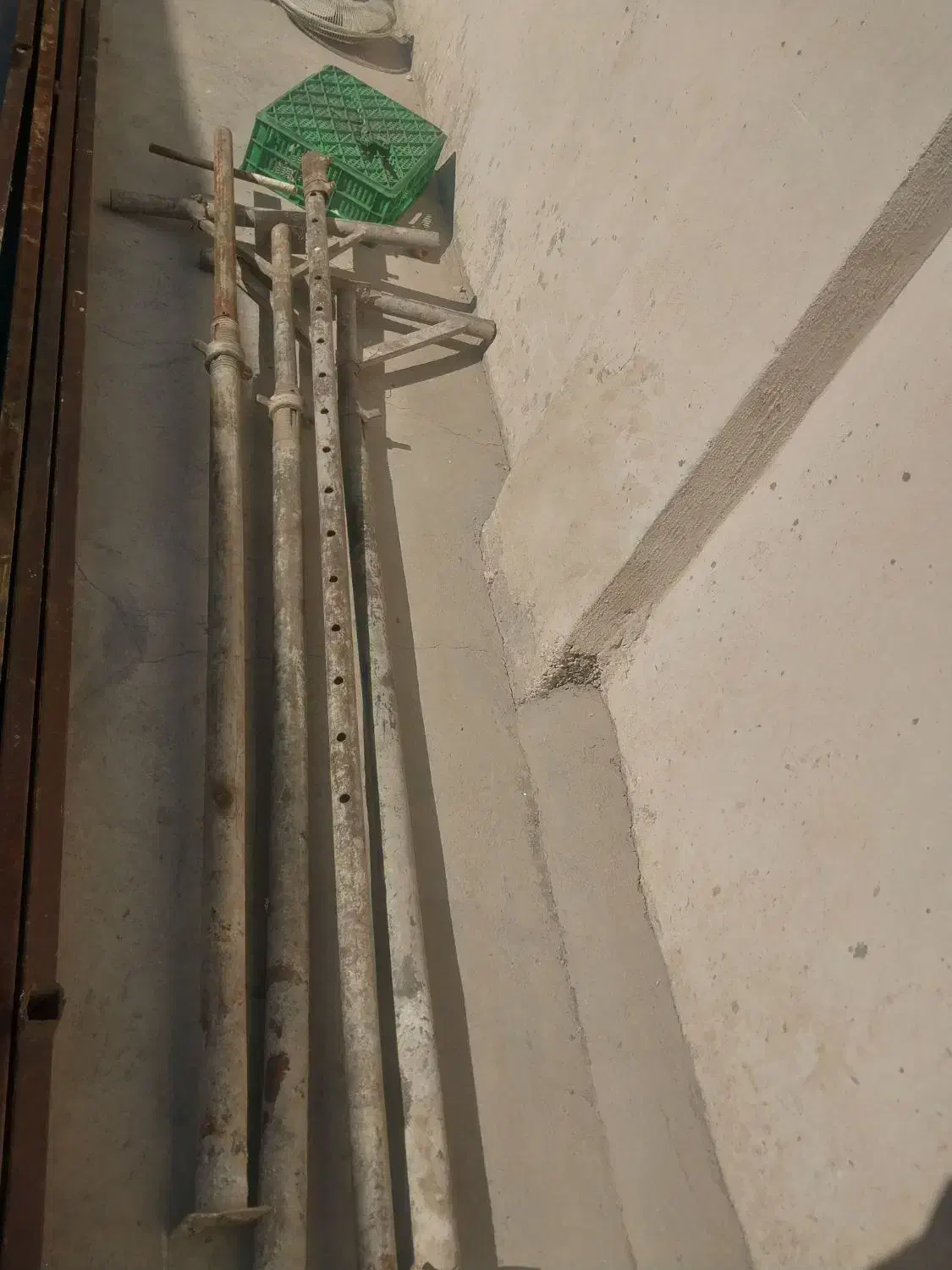 ۴ عدد جک داربست سطل اهنی|مصالح و تجهیزات ساختمان|ساوه, |دیوار