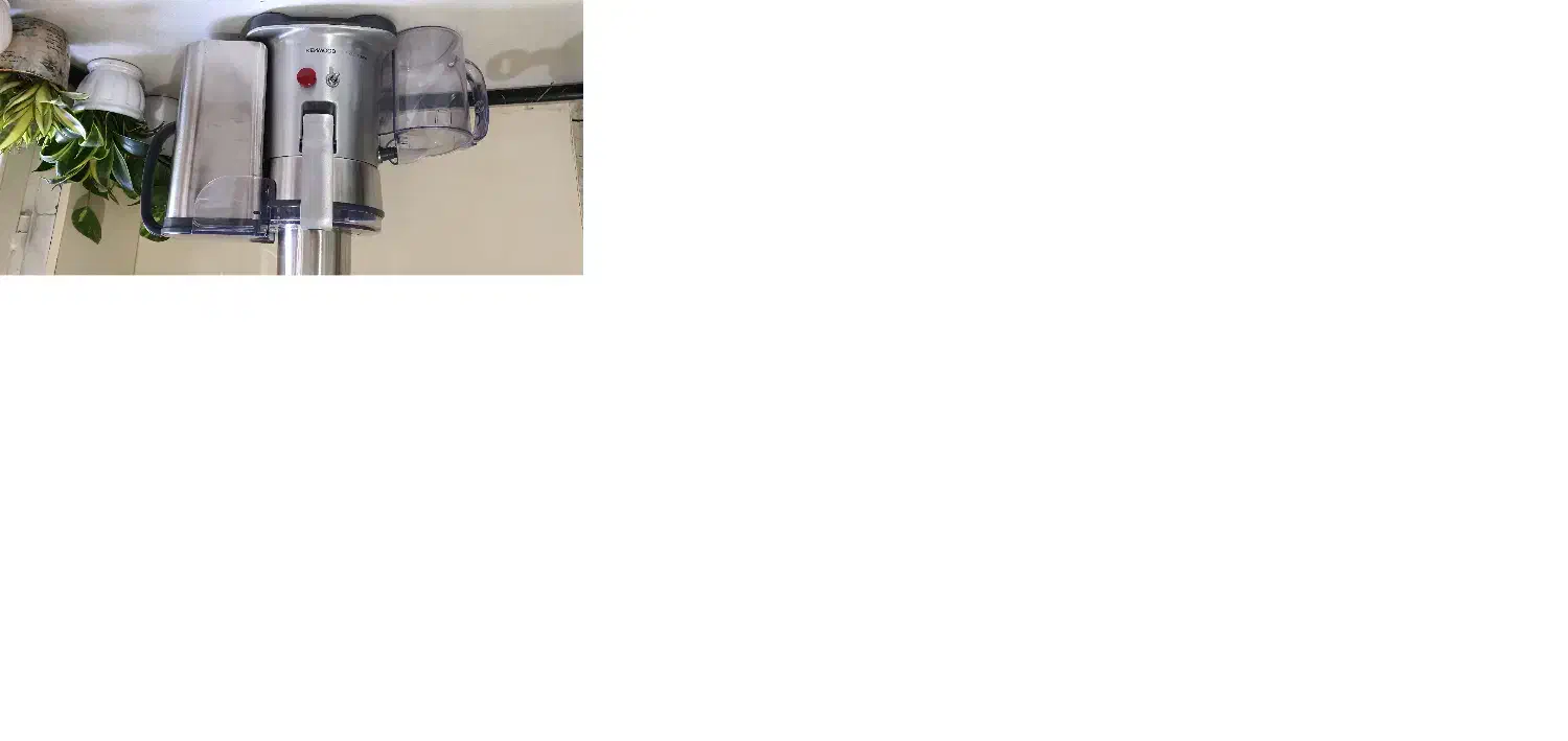 آبمیوه گیری کنوود خیلی تمیز کم کارکرد|آبمیوهگیر و آبمرکباتگیر|تهران, زعفرانیه|دیوار