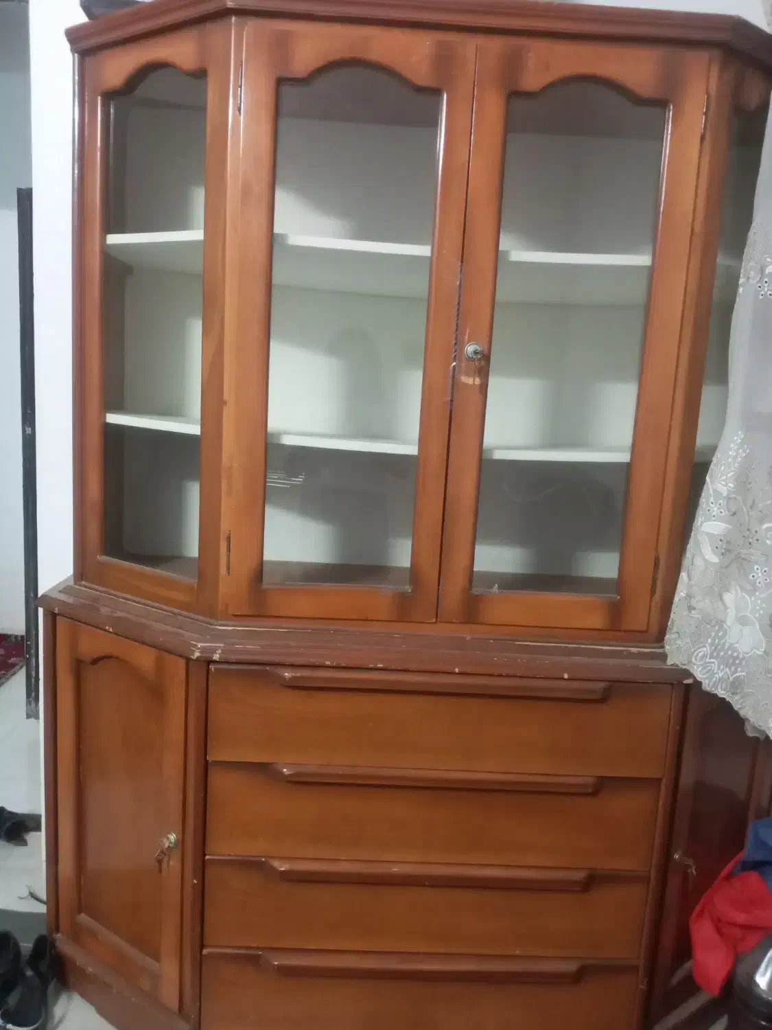 دلاور کمد|جاکفشی، کمد، دراور|عطاملک, |دیوار