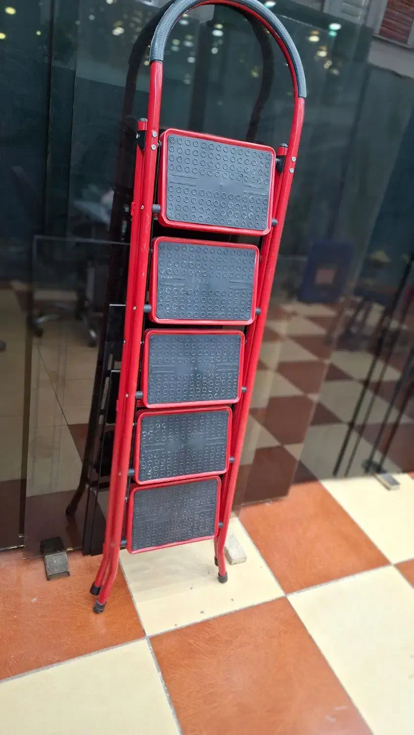 چهار پایه|ابزارآلات|الشتر, |دیوار