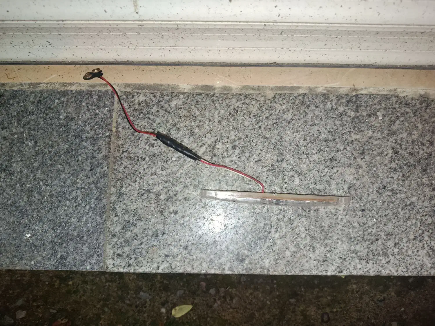 چراغ پلیسی|لامپ و چراغ|رشت, شهرک آیت الله منتظری|دیوار