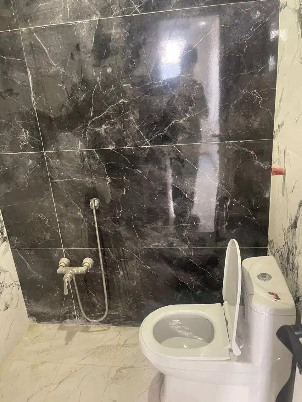 ۴طبقه ۷۲متری نوساز آذربایجان (آزادی)