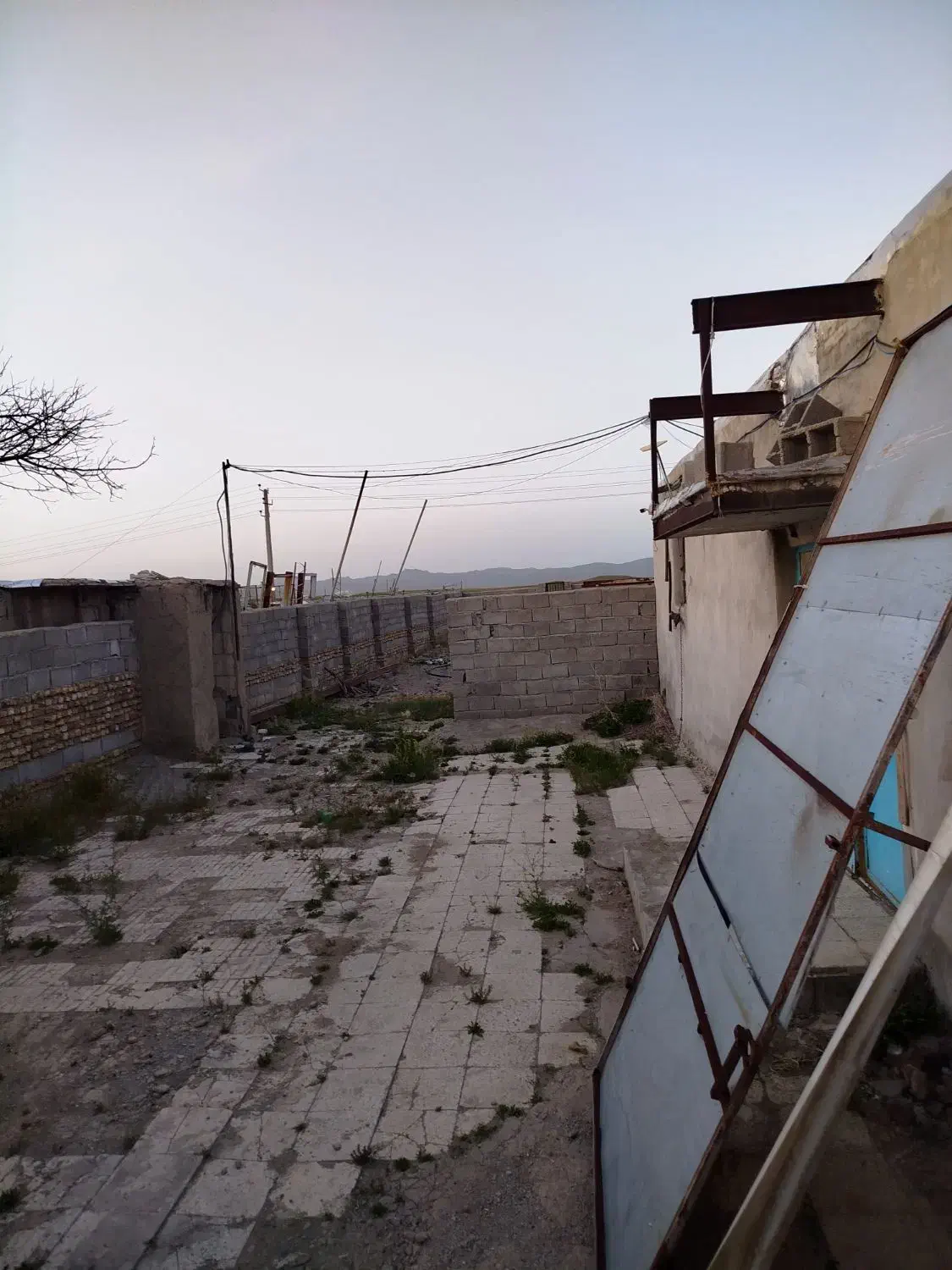 1000 متر چهار دیواری رزن قروه فامنین دمق همدان|فروش دفتر صنعتی، کشاورزی، تجاری|رزن, |دیوار