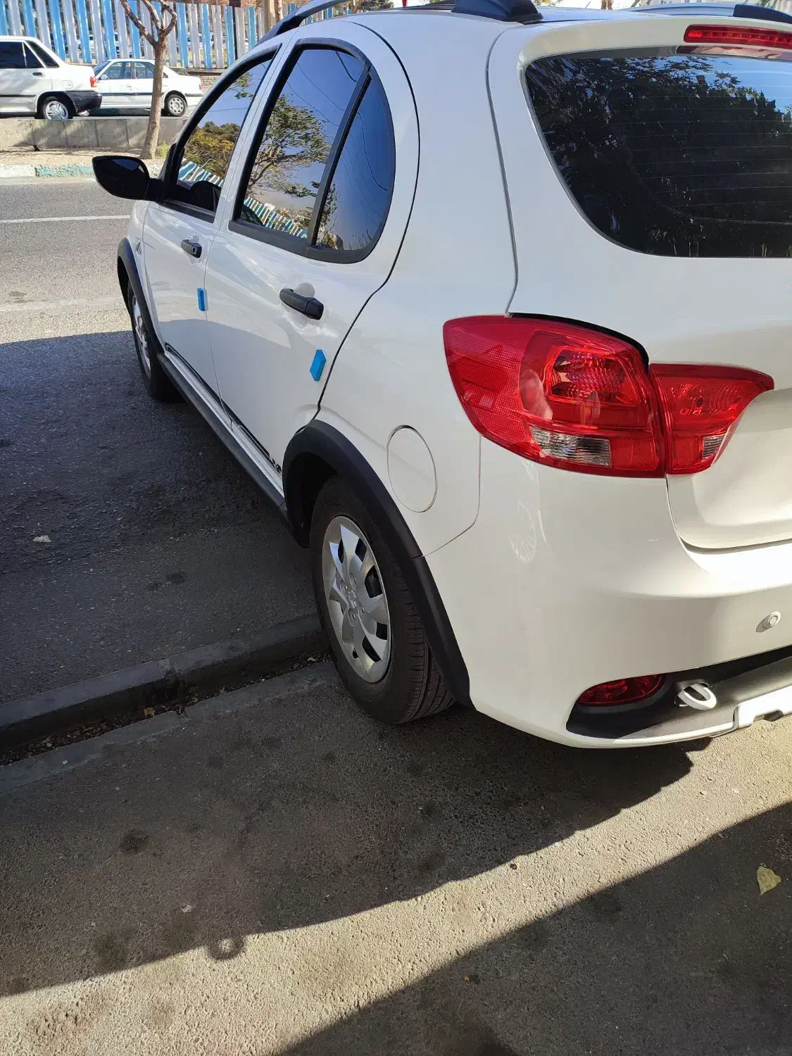 کوییک آر سفید مشکی ۴۰۴ بی رنگ|خودرو سواری و وانت|تهران, حکیمیه|دیوار